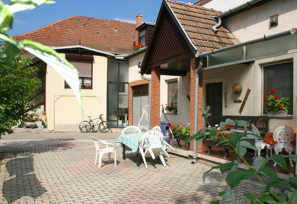Fodor Vendeghaz Guest House Eger